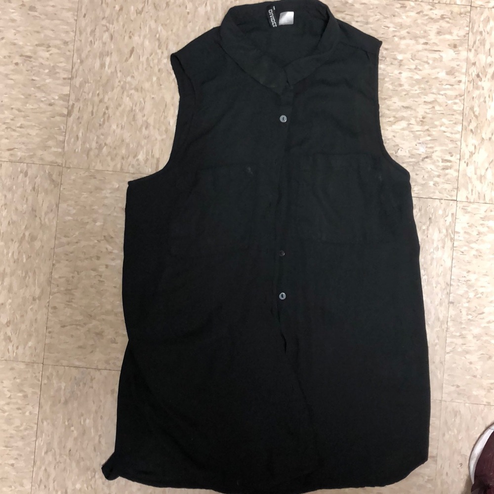 Black short sleeve blouse